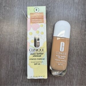 Clinique Even Better Clinical Vitamin Foundation SPF45 Light Medium Cool 1